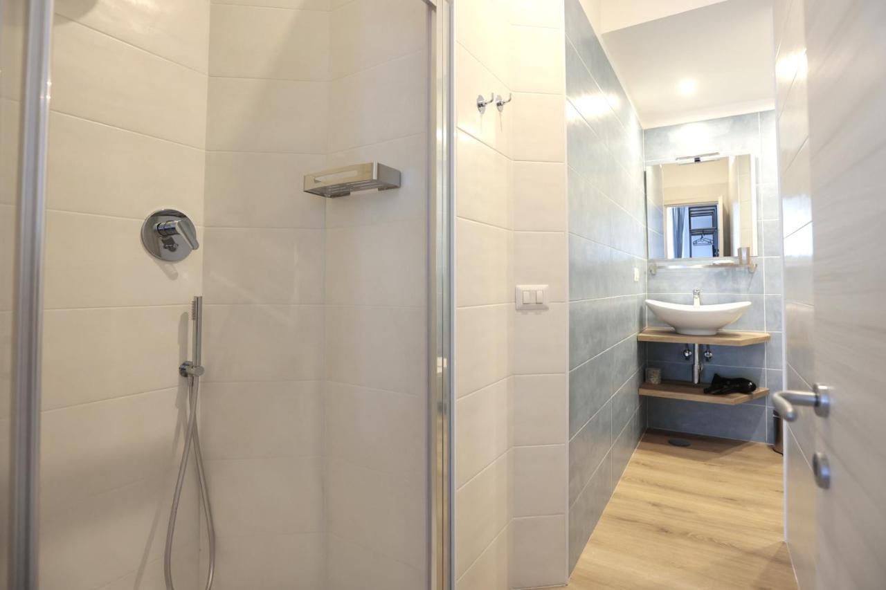 Angio Holiday Rooms Νάπολη Εξωτερικό φωτογραφία