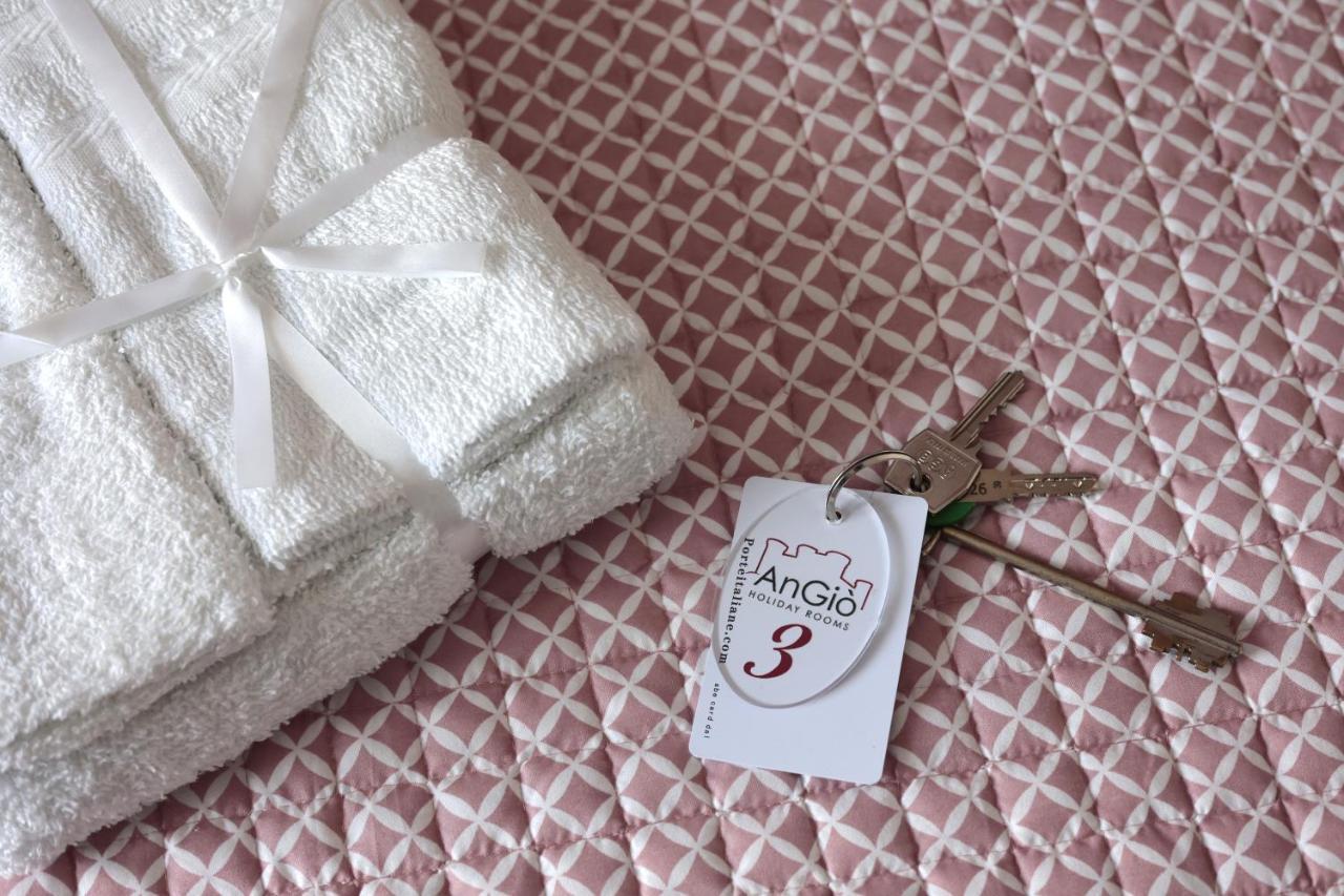 Angio Holiday Rooms Νάπολη Εξωτερικό φωτογραφία